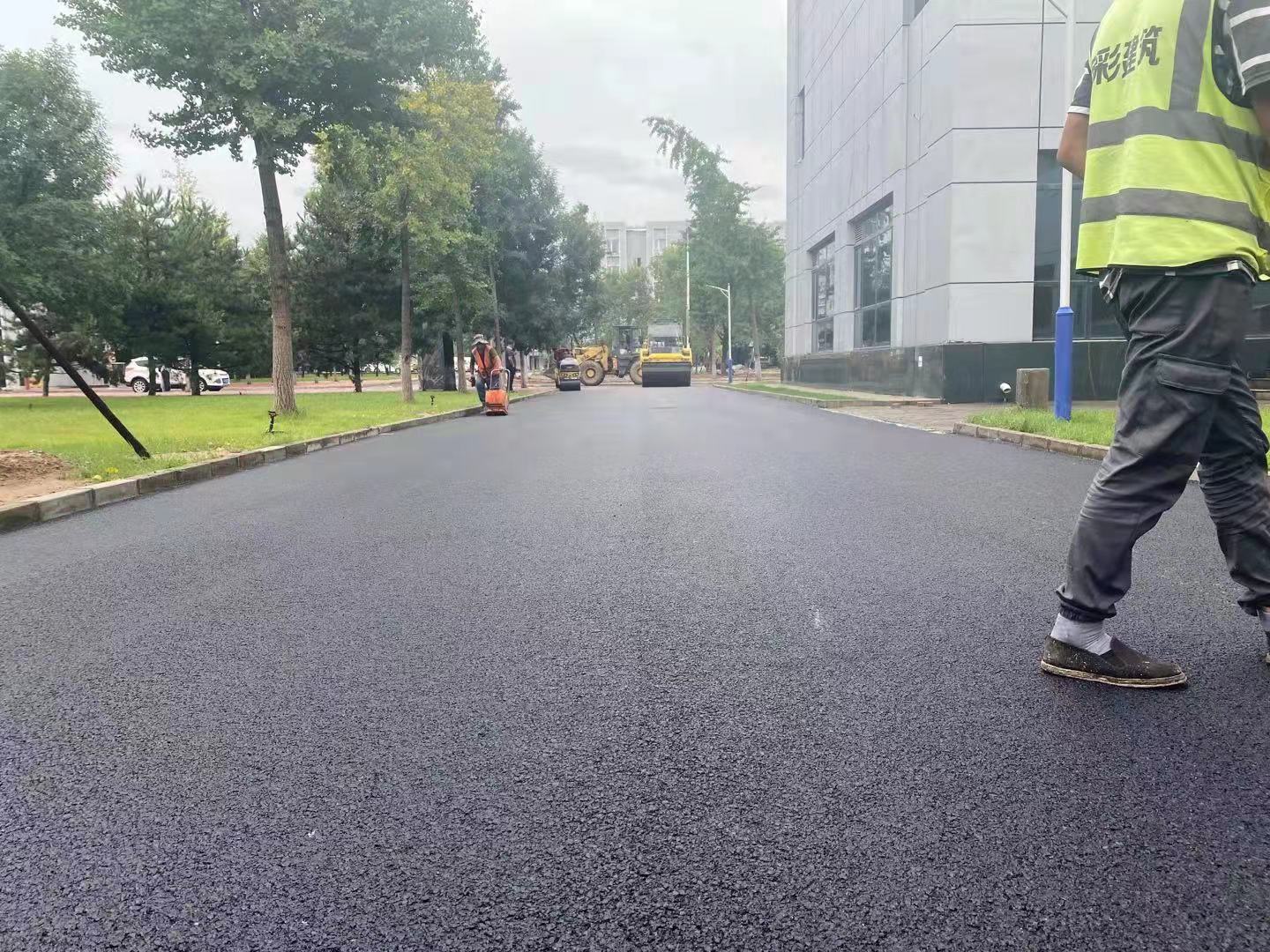 瀝青混凝土攤鋪案例